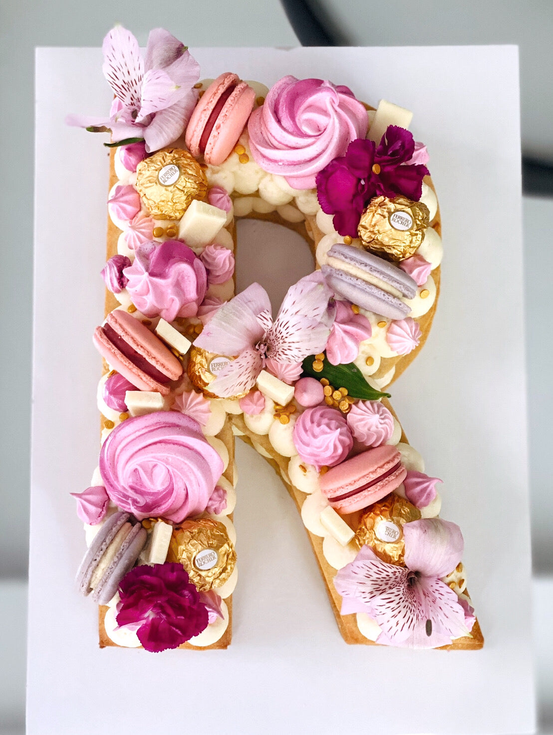 Letter R | Alphabet cake, Pretty birthday cakes, Monogram cake